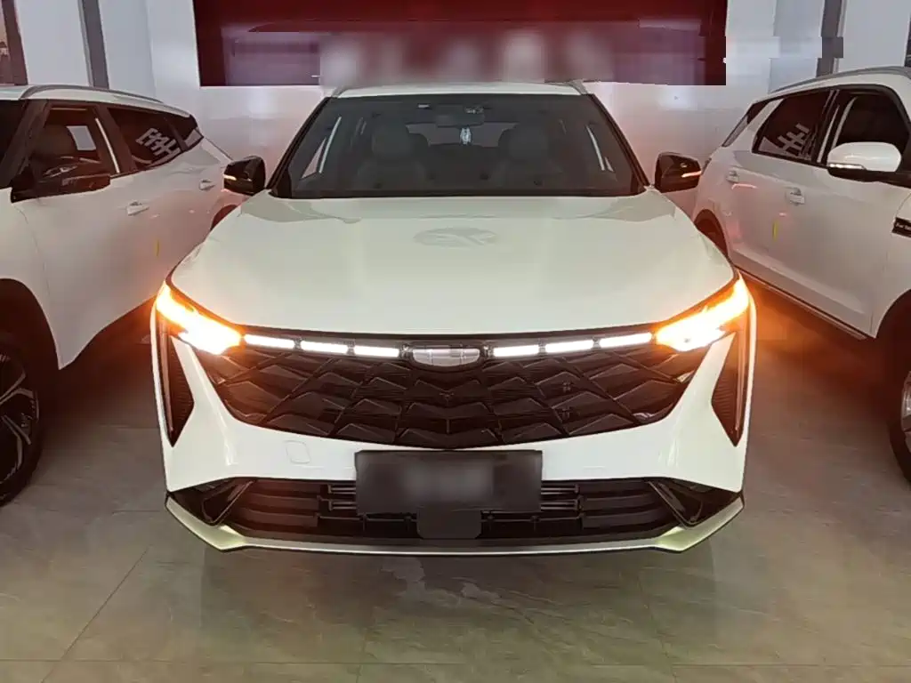Photo 3 - Geely Atlas