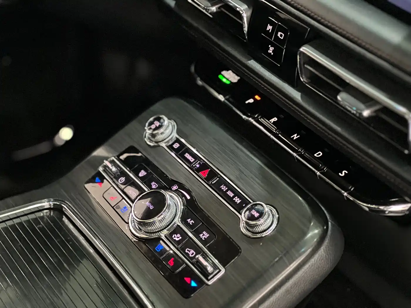 LINCOLN NAVIGATOR