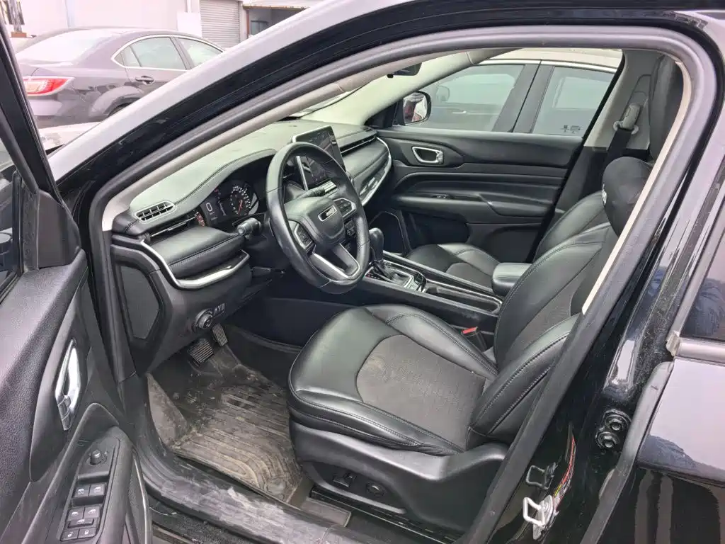 Фото 9 - Jeep Compass