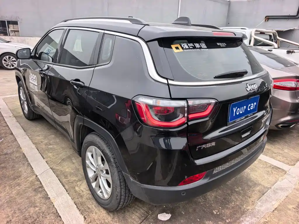 Фото 4 - Jeep Compass