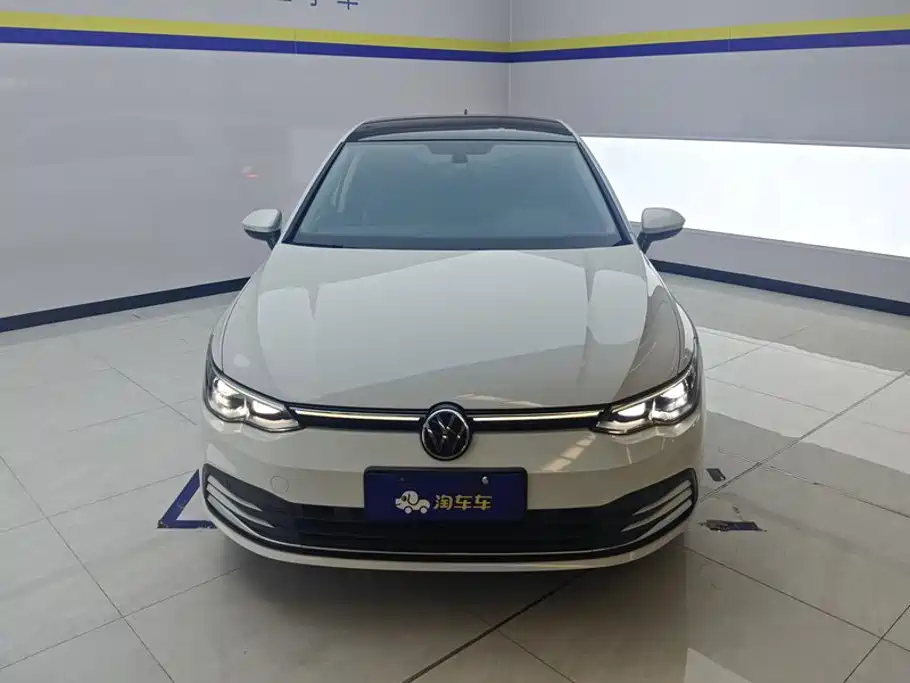 Фото 2 - Volkswagen Golf