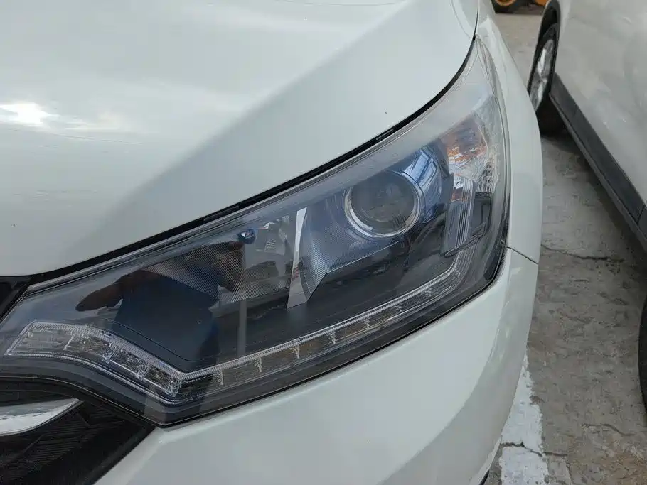Dongfeng Aeolus Dongfeng Fengshen AX7 2015 2015 2.0L Automatic Smart Ease