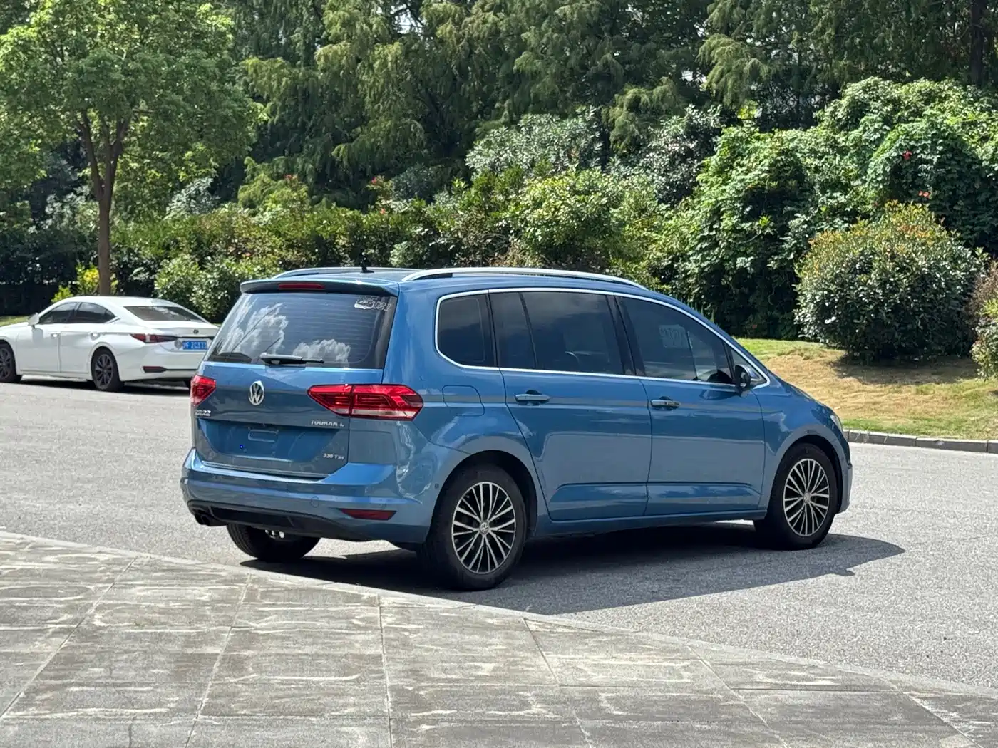 Фото 4 - Volkswagen Touran