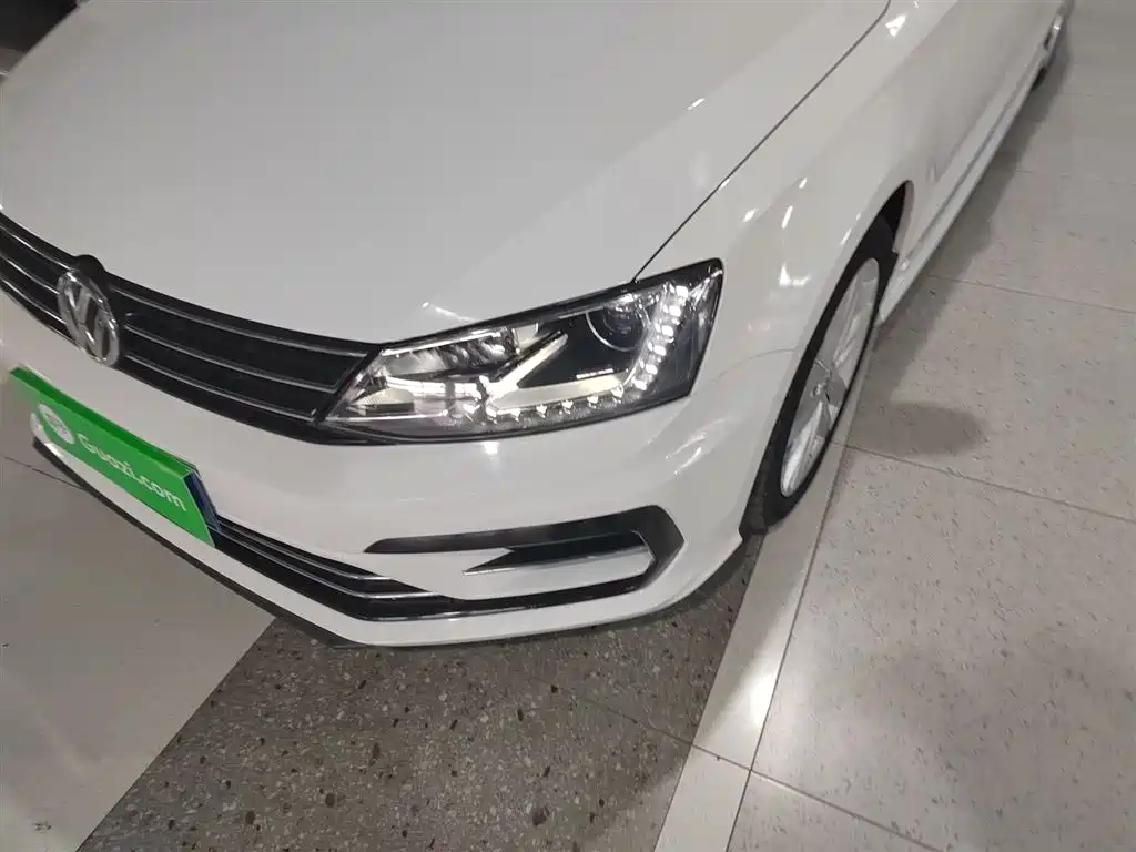 Volkswagen Sagitar 2018 280TSI DSG Spark Edition фото 18