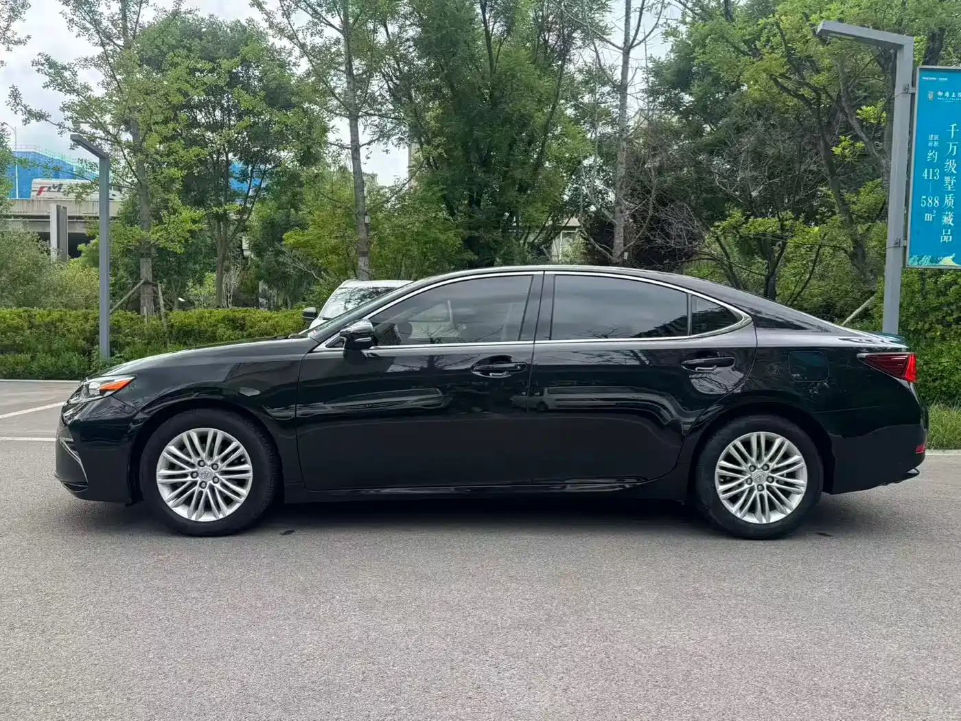Lexus ES 2015 250 Elegance Edition фото 19
