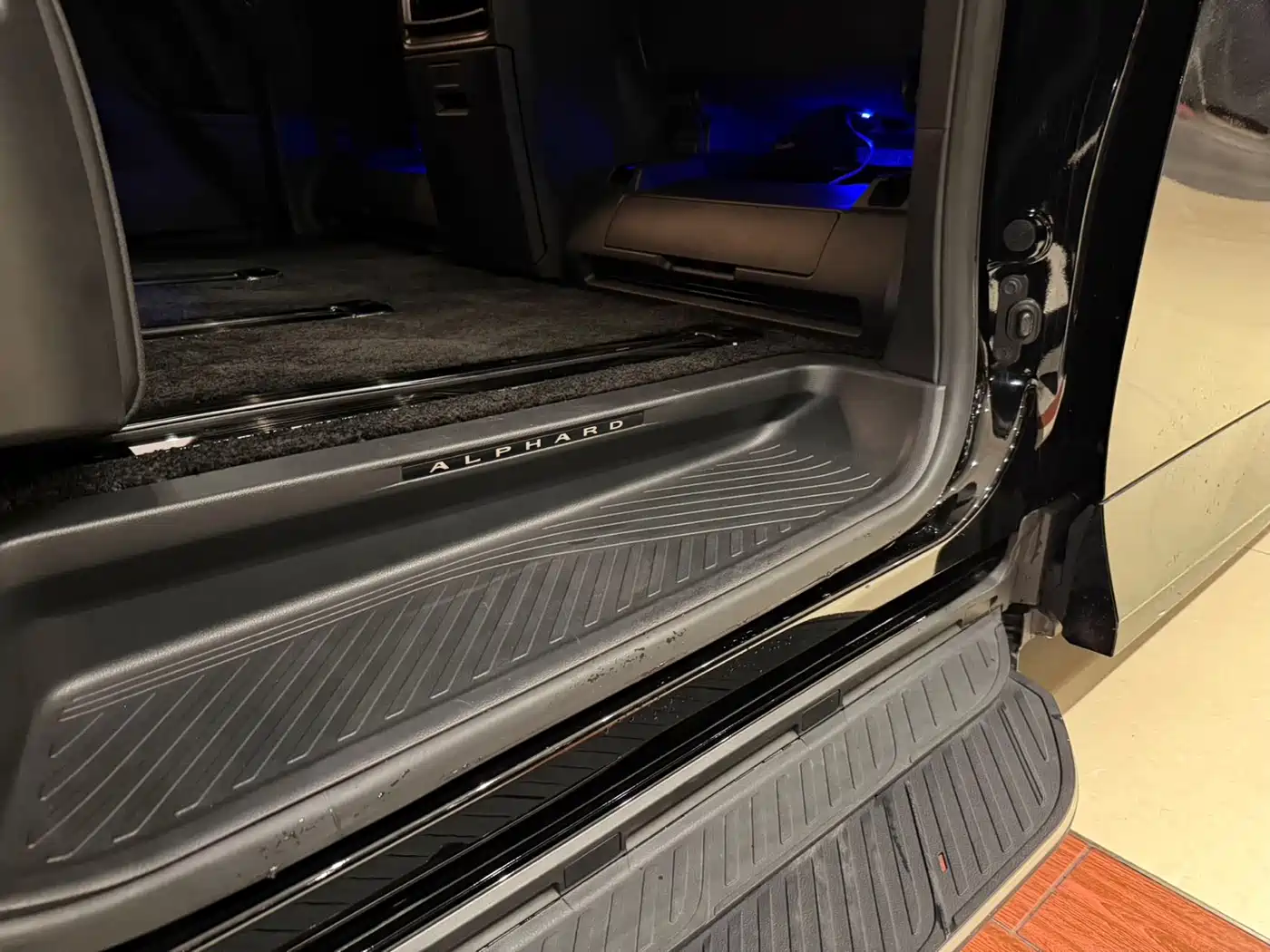 Toyota Alphard 2026 2025 Hybrid 2.5L Prestige Gold Edition