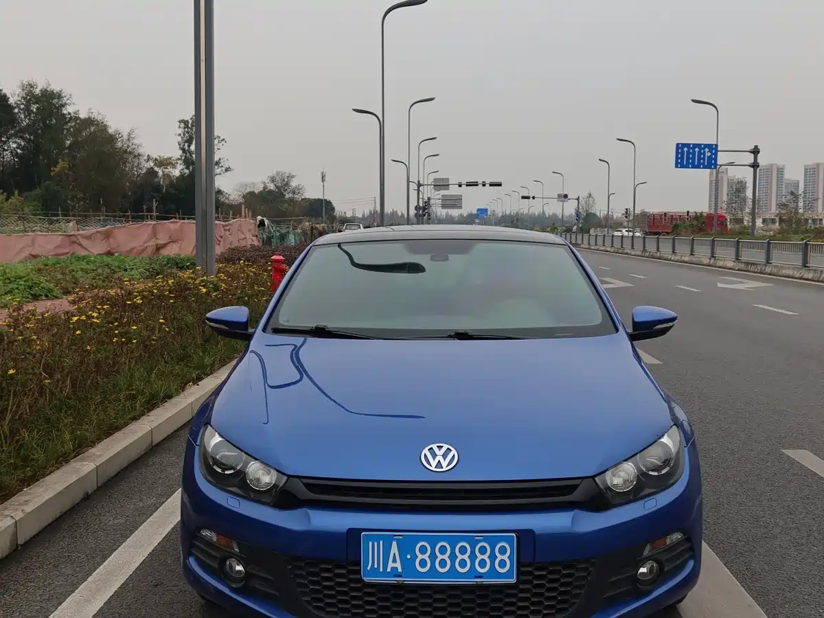 Volkswagen Scirocco 2011 2.0TSI Luxury фото 2