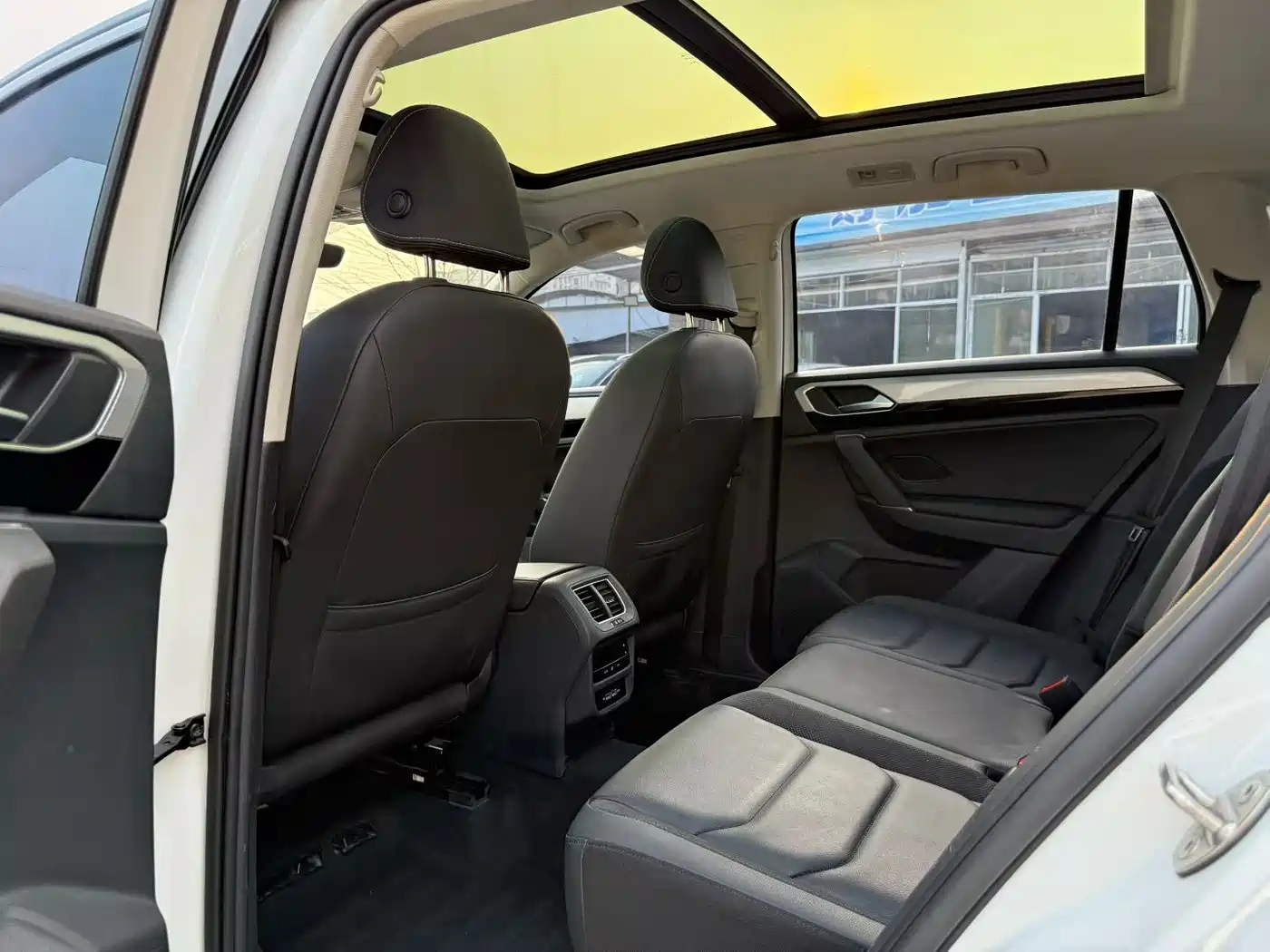 Volkswagen Tayron 2022 280TSI 2WD Luxury Smart Connect Edition фото 6