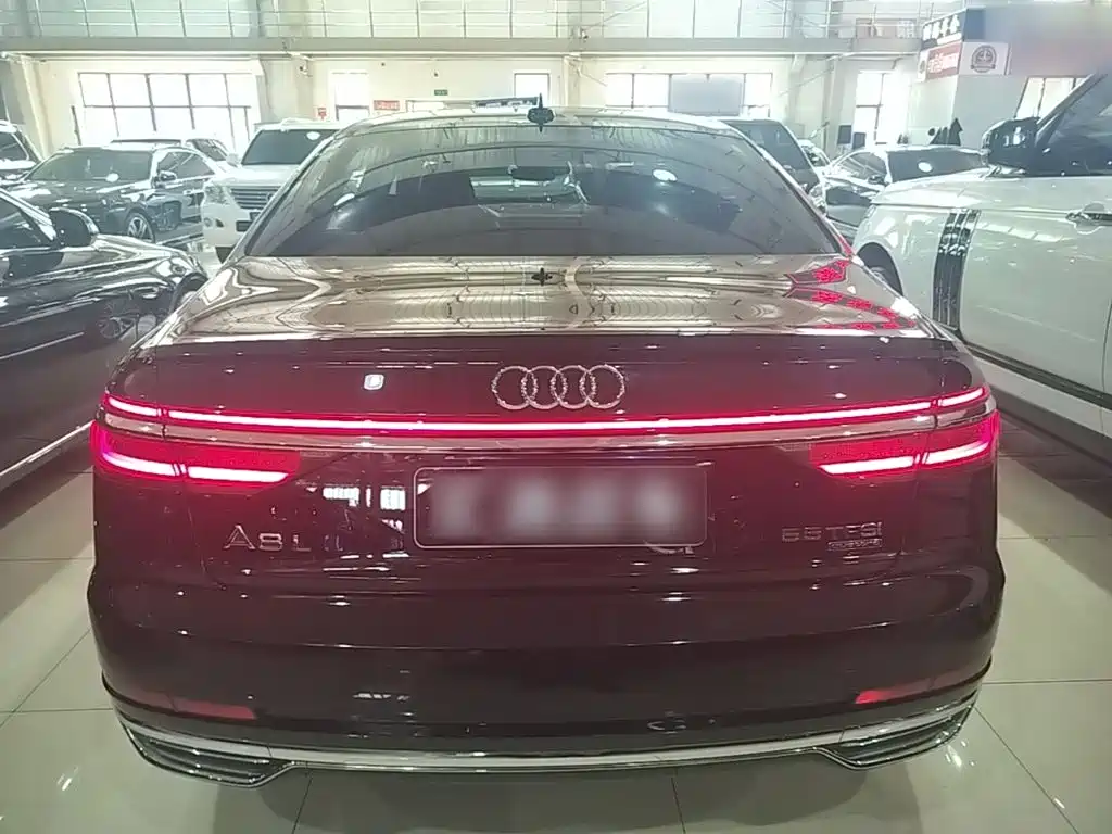 Фото 6 - Audi A8