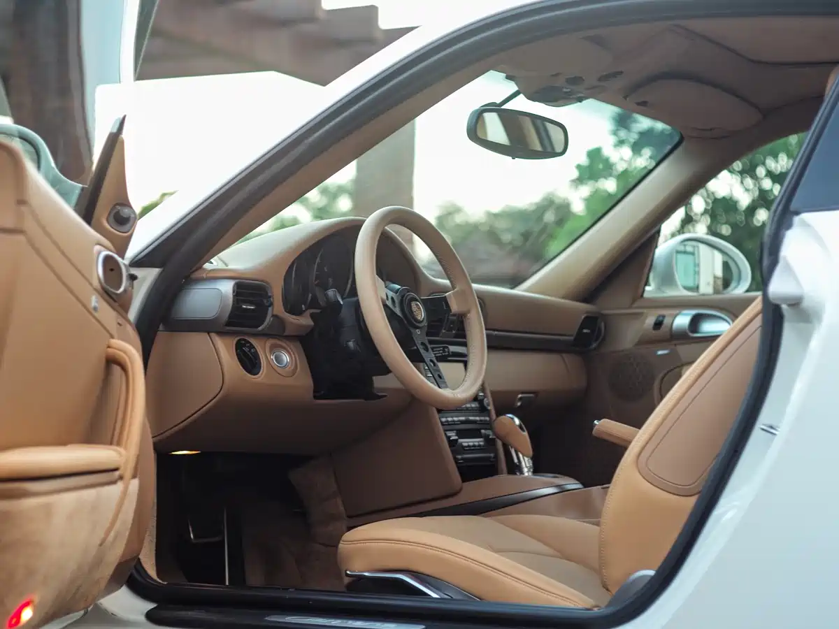 Porsche 911 2010 Carrera 3.6L фото 30