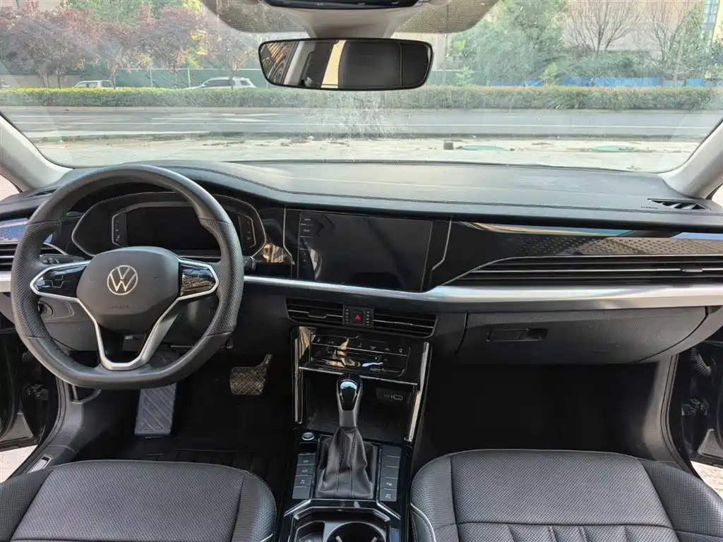 Volkswagen Passat 2024 380TSI Starlight Luxury Edition фото 3