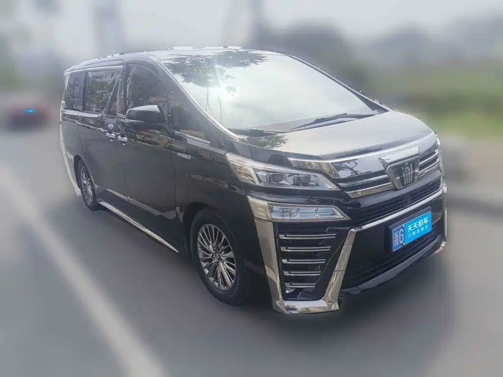 Фото 3 - Toyota Vellfire