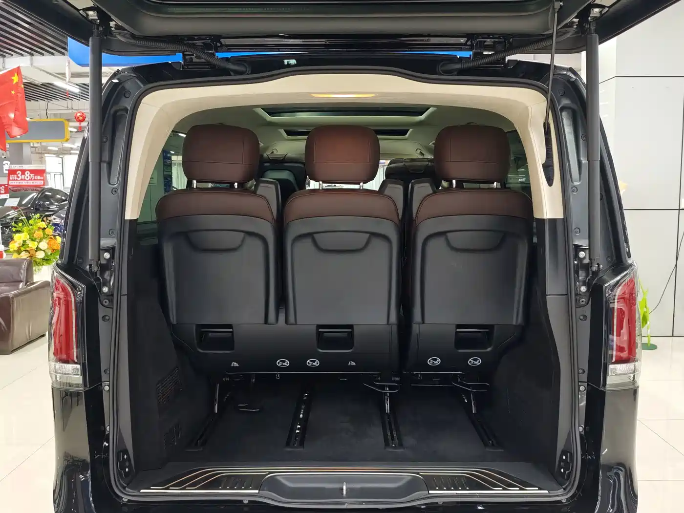 Mercedes-Benz V-Class 2024 2024 V 300 L Long Wheelbase Luxury Edition