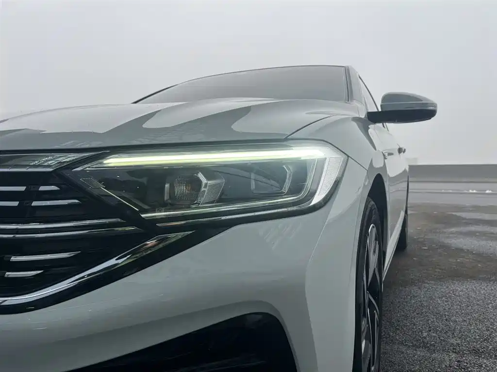 Volkswagen Sagitar 2023 300TSI DSG Surpassing Edition фото 6