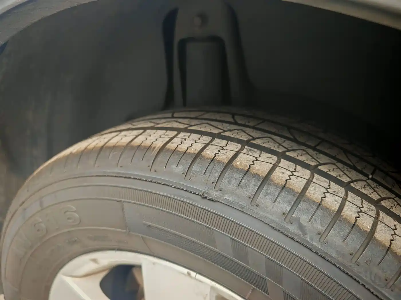 Chevrolet Captiva 2012 2012 Model 2.4L 2WD Urban Edition 5-Seater