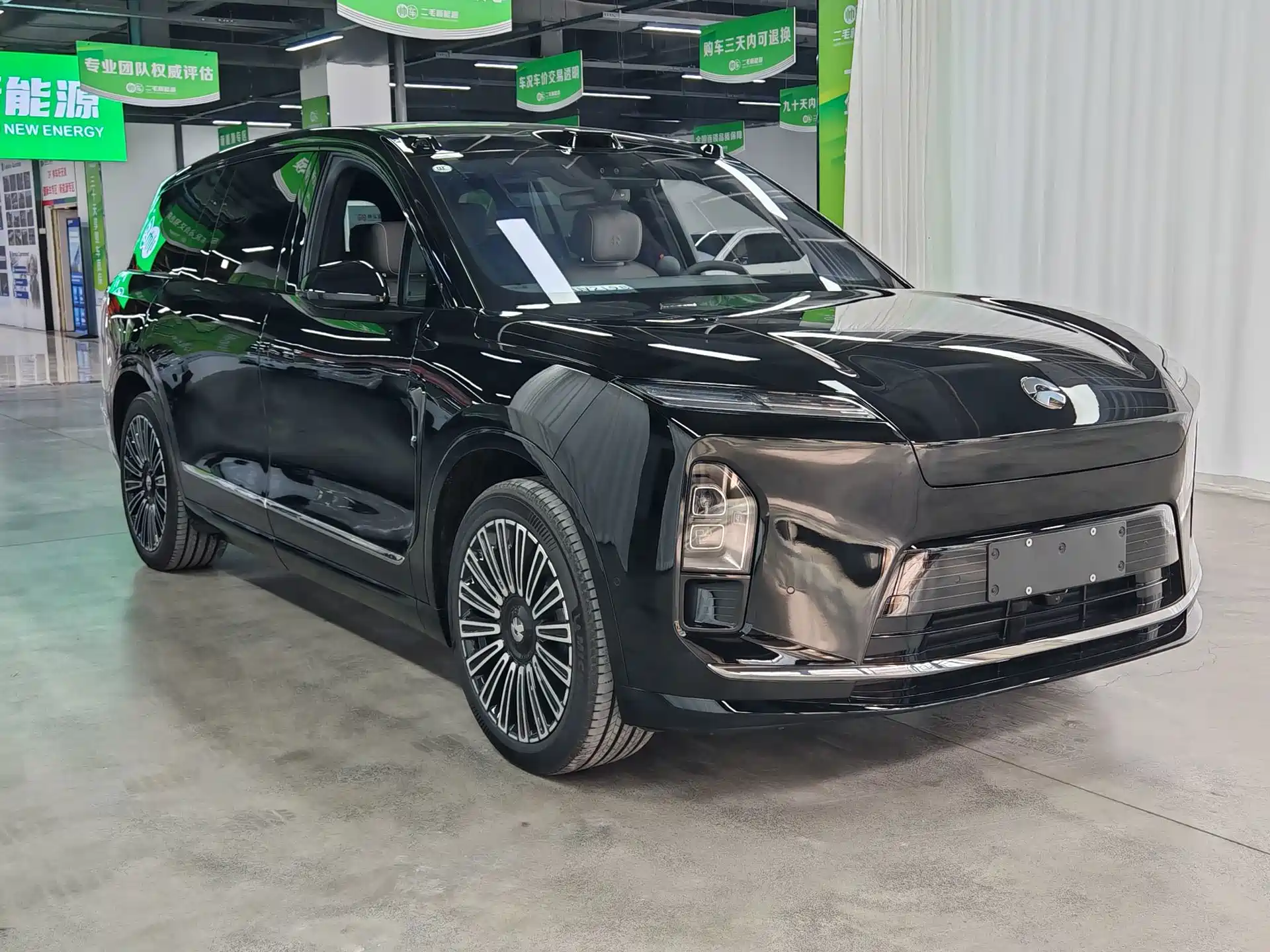 Фото 3 - NIO ES8