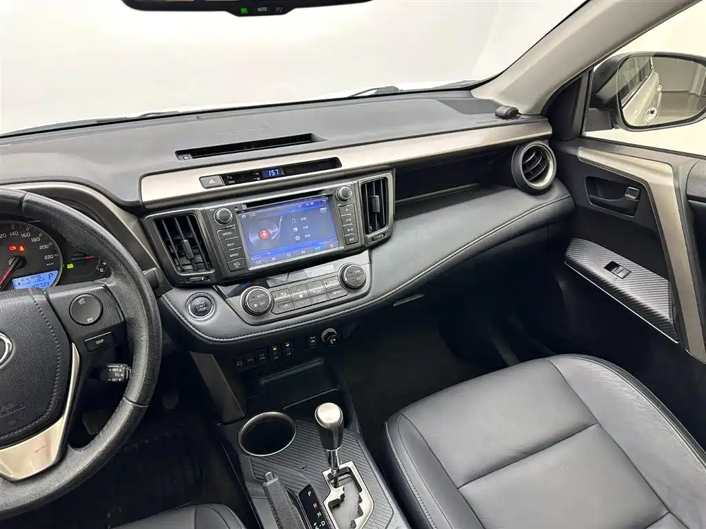 Toyota RAV4 Rongfang 2015 2.5L Automatic 4WD Elite Edition фото 14