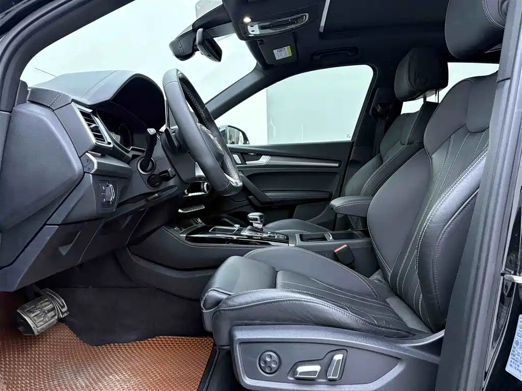 Audi Q5L 2024 Model 40 TFSI Luxury Dynamic фото 16