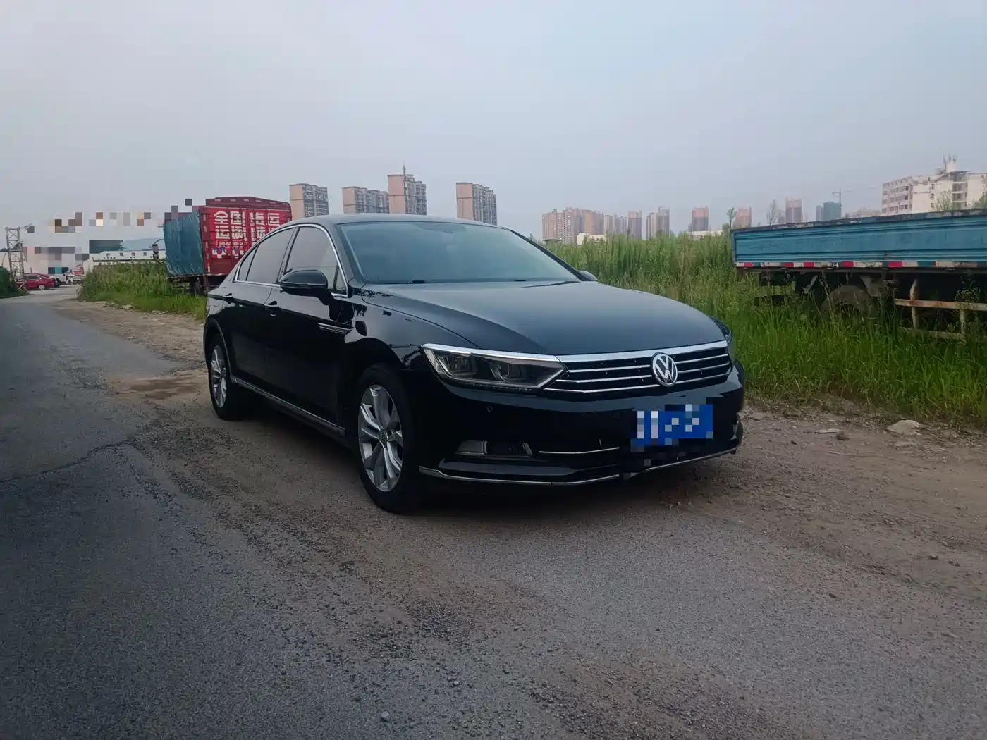 Photo 2 - Volkswagen Magotan