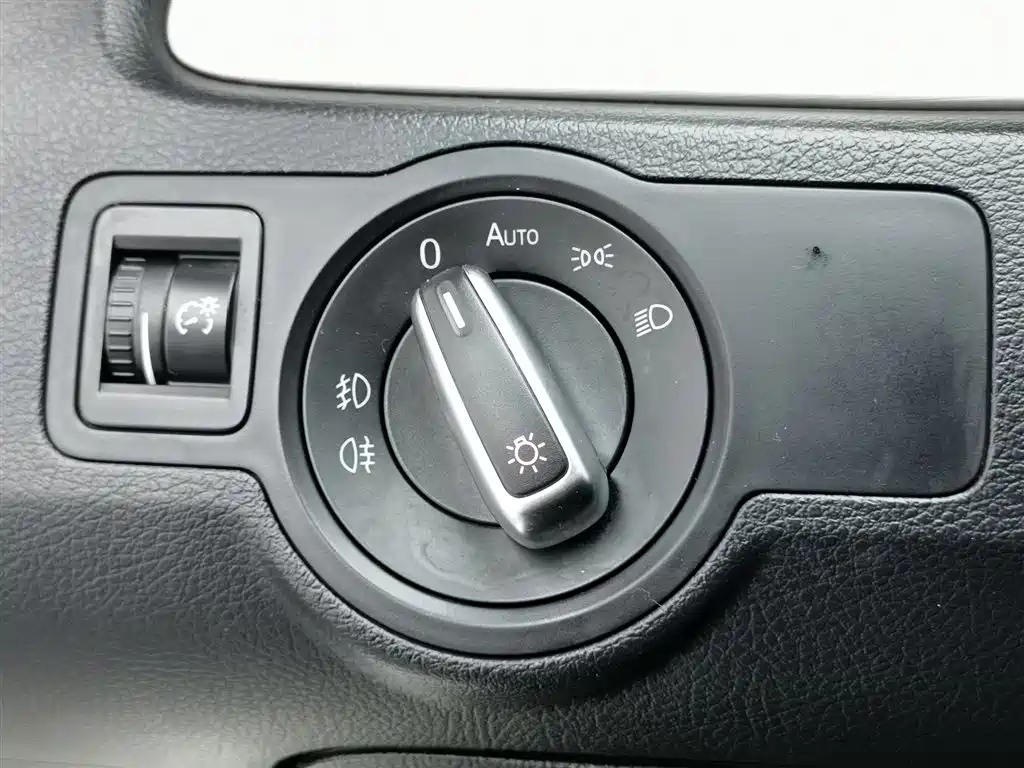 Volkswagen FAW-Volkswagen CC 2013 1.8TSI Luxury фото 21