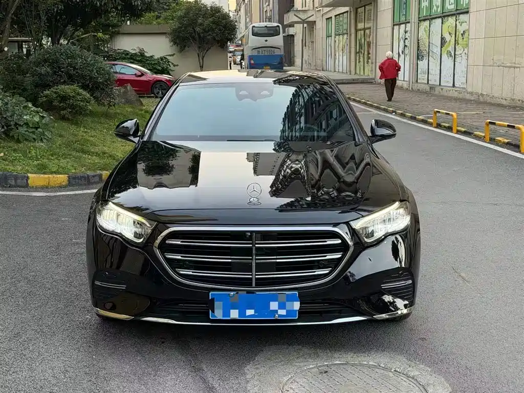 Mercedes-Benz E-Class 2025 E 300 L Luxury