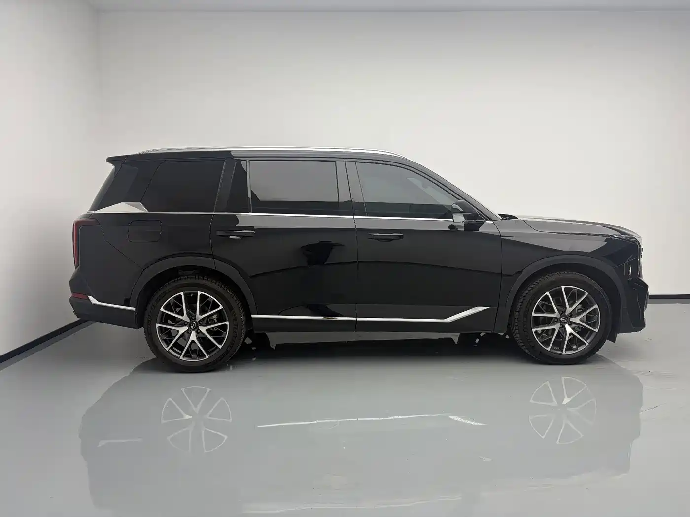GAC Trumpchi Trumpchi GS8 2025 2025 Pilot Series 2.0TGDI 2WD Luxury Edition 5-seater