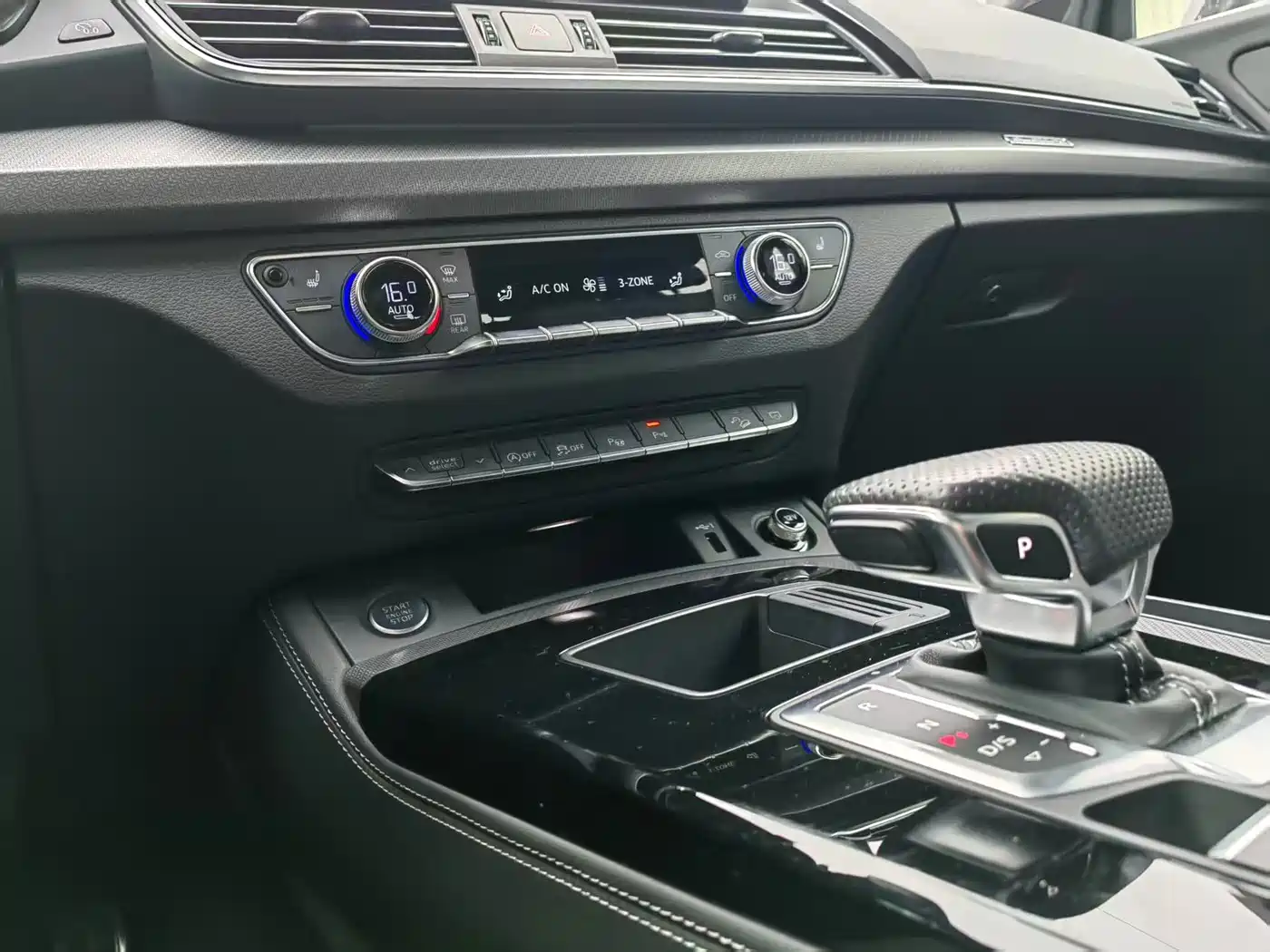 Audi Q5L 2024 Model 45 TFSI Luxury Dynamic фото 17