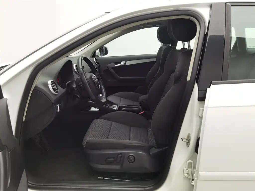 Audi A3 (Import) 2012 Sportback 1.8T Luxury фото 10