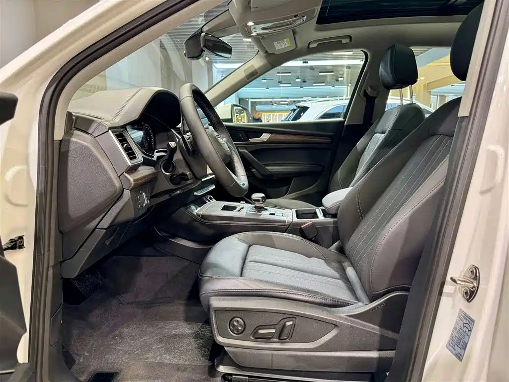 Audi Q5L 2022 45T Luxury Elegance фото 18