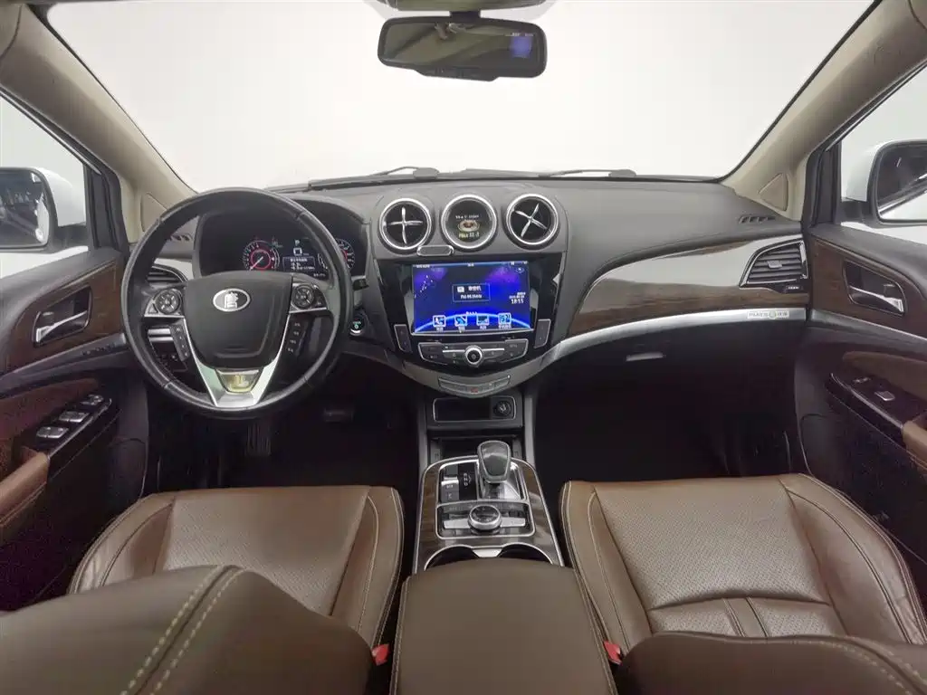 BYD Tang New Energy 2015 2.0T AWD Premium фото 5