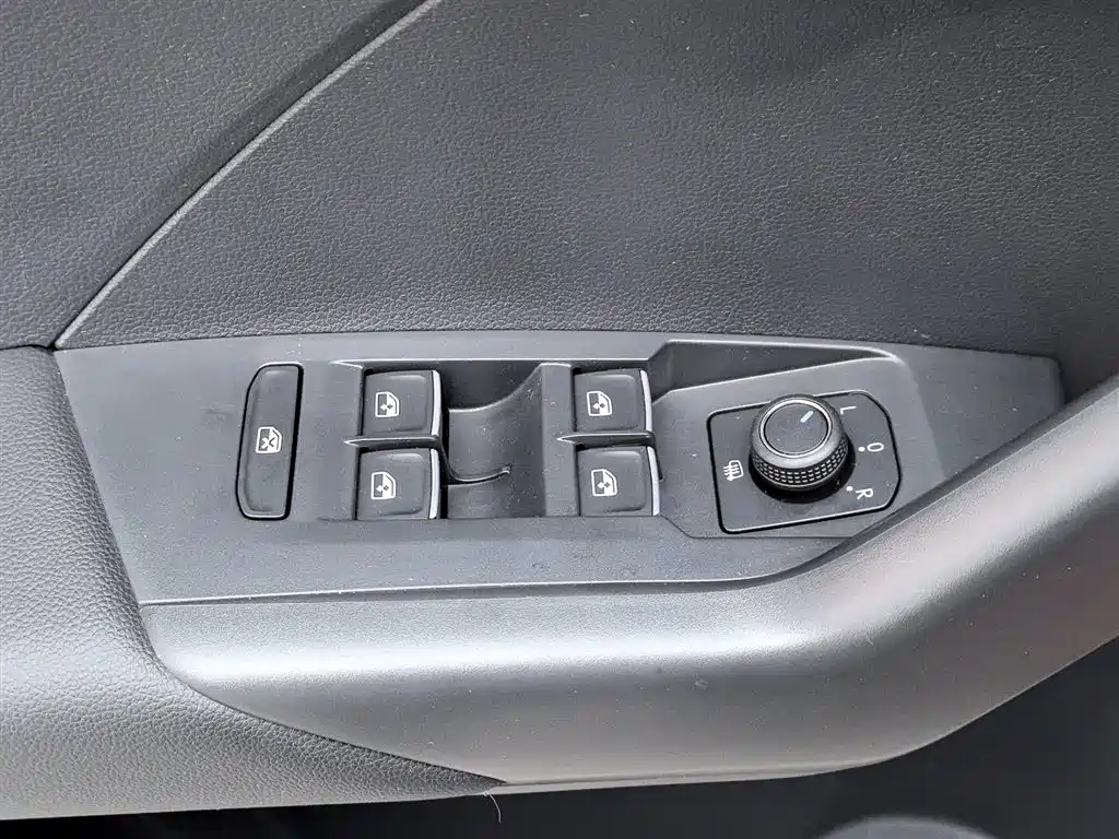 Volkswagen Tanying 2021 1.5L Automatic Smart Connect Edition фото 9