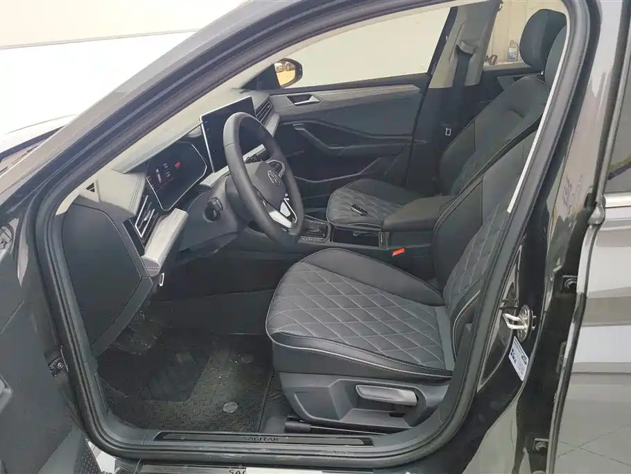 Volkswagen Sagitar 2025 300TSI DSG Surpass Edition фото 9