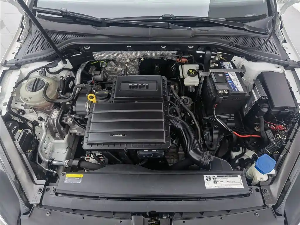 Volkswagen Golf 2018 1.6L Automatic Comfort фото 6