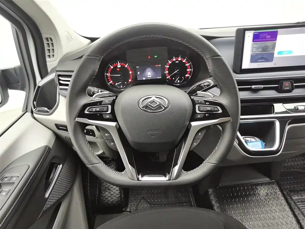 SAIC MAXUS XINTU V70