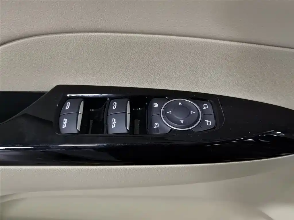 Buick GL8 New Energy 2025 Land Honor Premium Edition 7-Seater фото 9