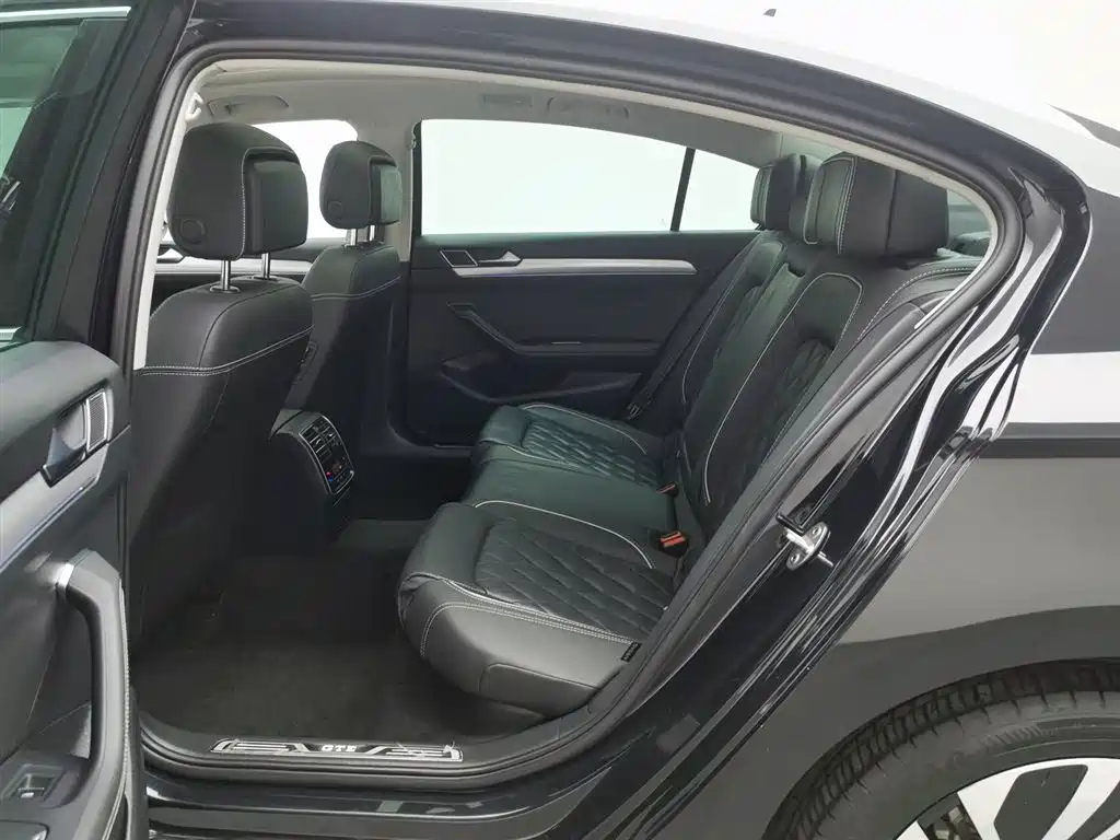 Volkswagen Magotan GTE Plug-in Hybrid 2022 GTE Premium фото 15