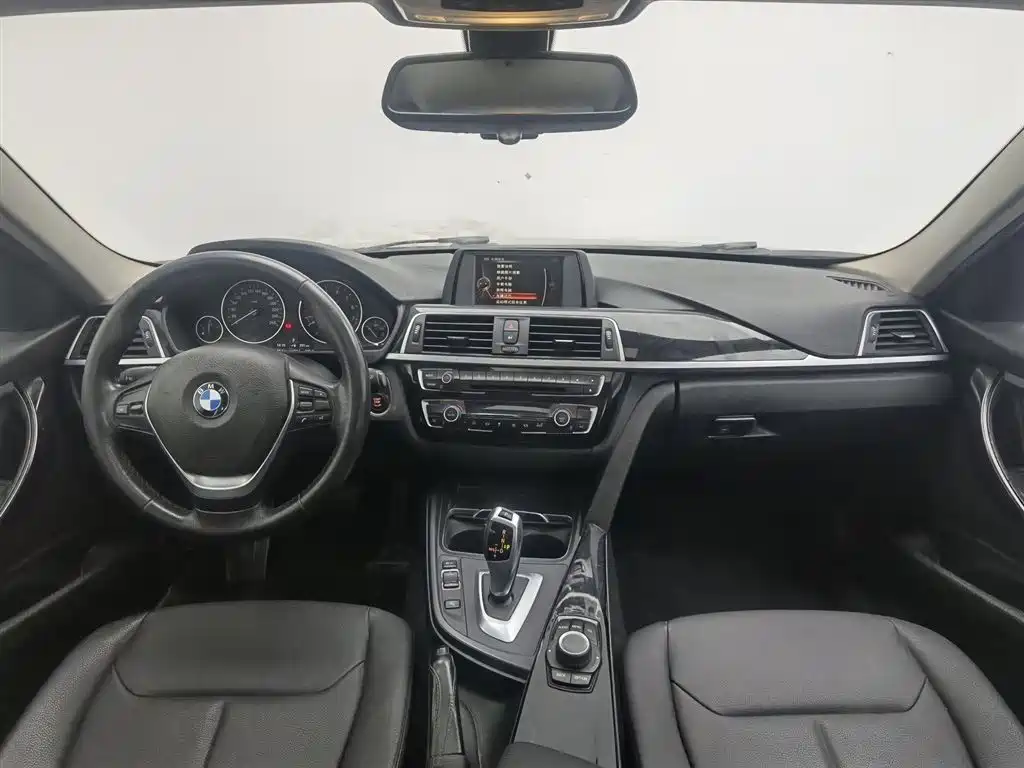 BMW 3 Series 2017 318Li Fashion фото 5