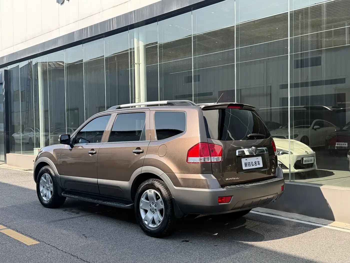 Kia Borego 2015 3.8L Luxury Edition China IV фото 4