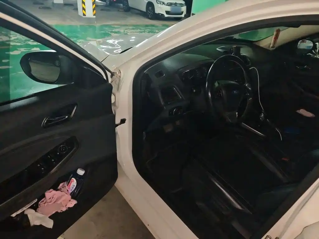 Ford Escort 2015 2015 1.5L Automatic Fashion