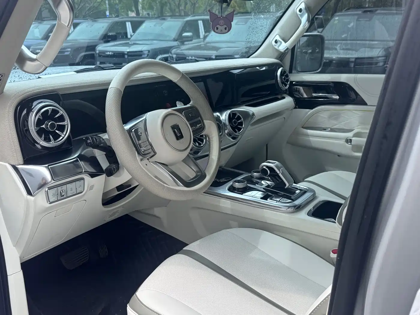 TANK CO CREATION TANK 300