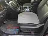 Фото 9 - Jeep Commander PHEV