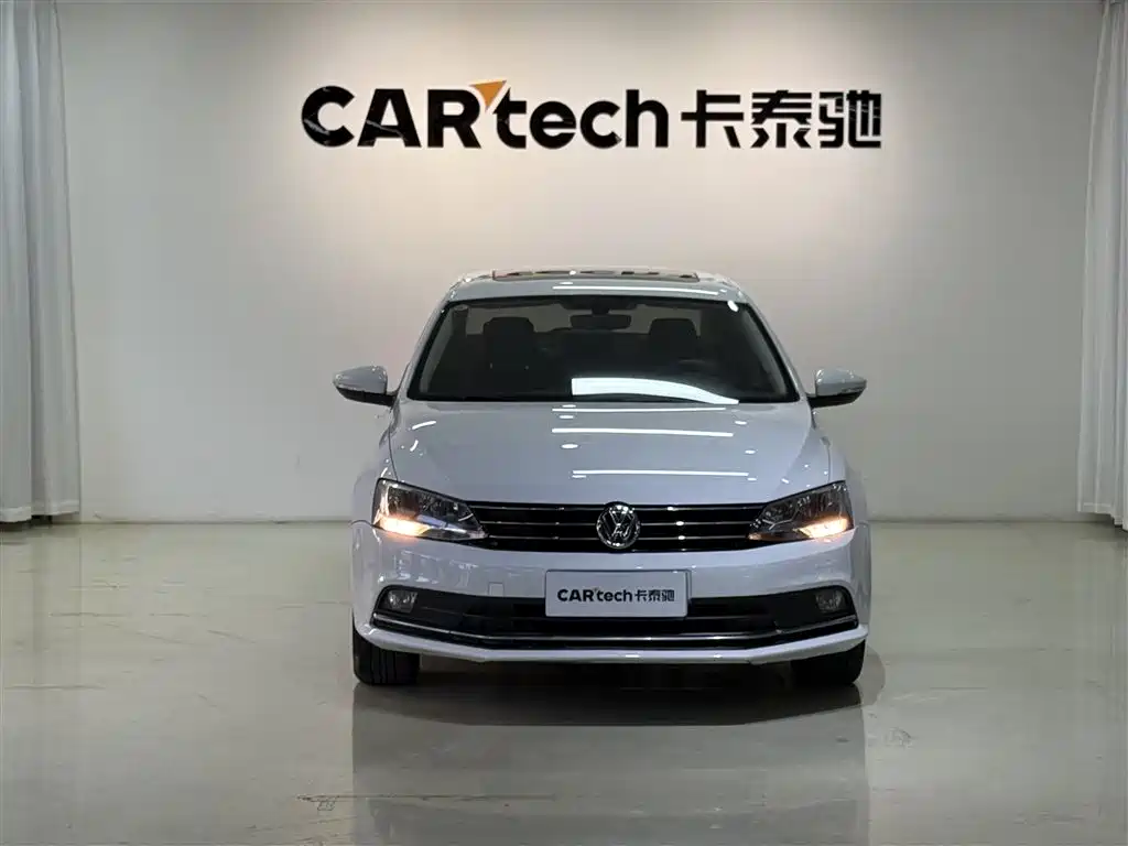 Volkswagen Sagitar 2018 1.6L Automatic Comfort фото 3