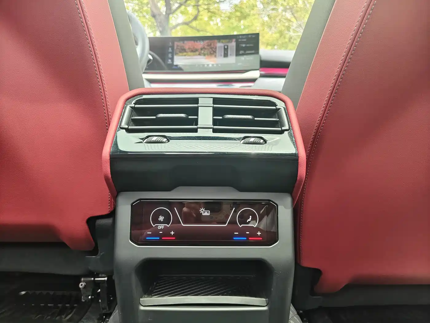BMW 5 Series 2025 530Li Premium M Sport Package фото 24