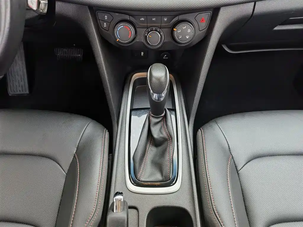 Chevrolet Monza 2020 Mild Hybrid Redline 320T Dual-Clutch Joy Edition фото 13