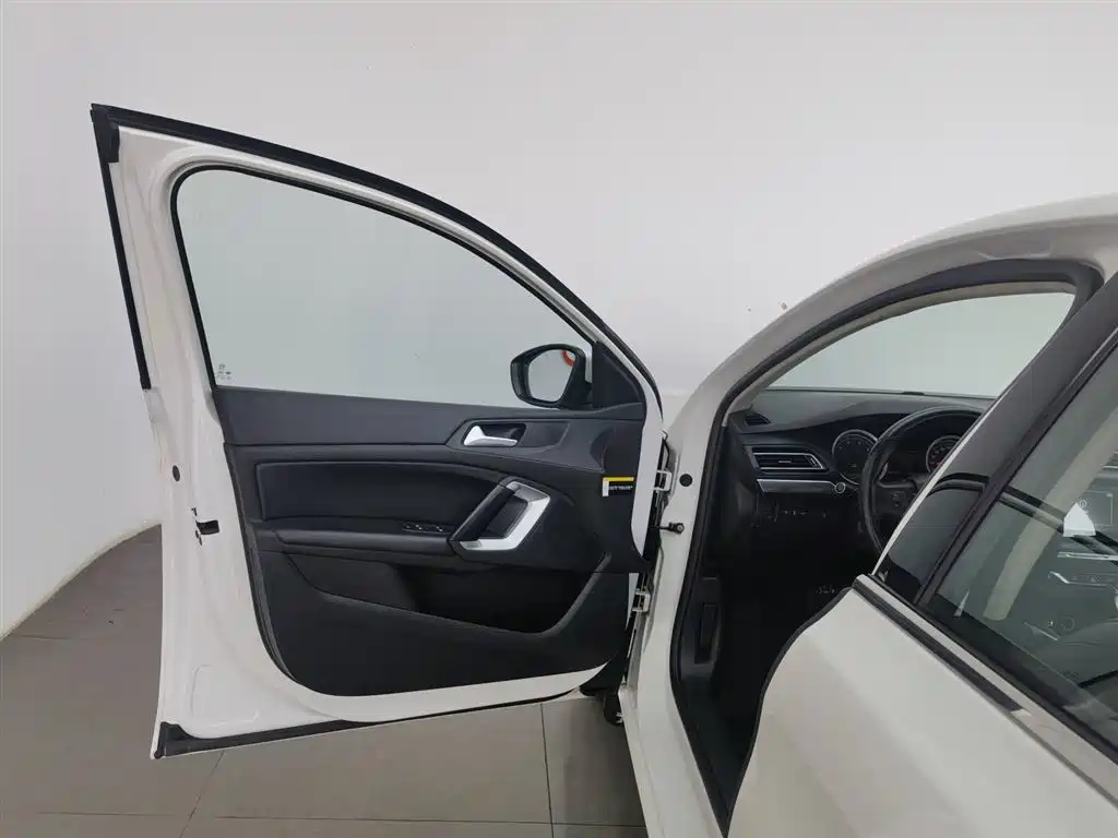 Peugeot 408 2014 1.8L Automatic Luxury Edition фото 8