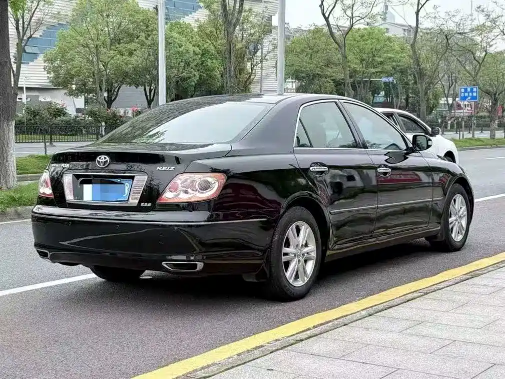 Toyota Reiz 2008 2.5S Special Navigation Edition фото 4