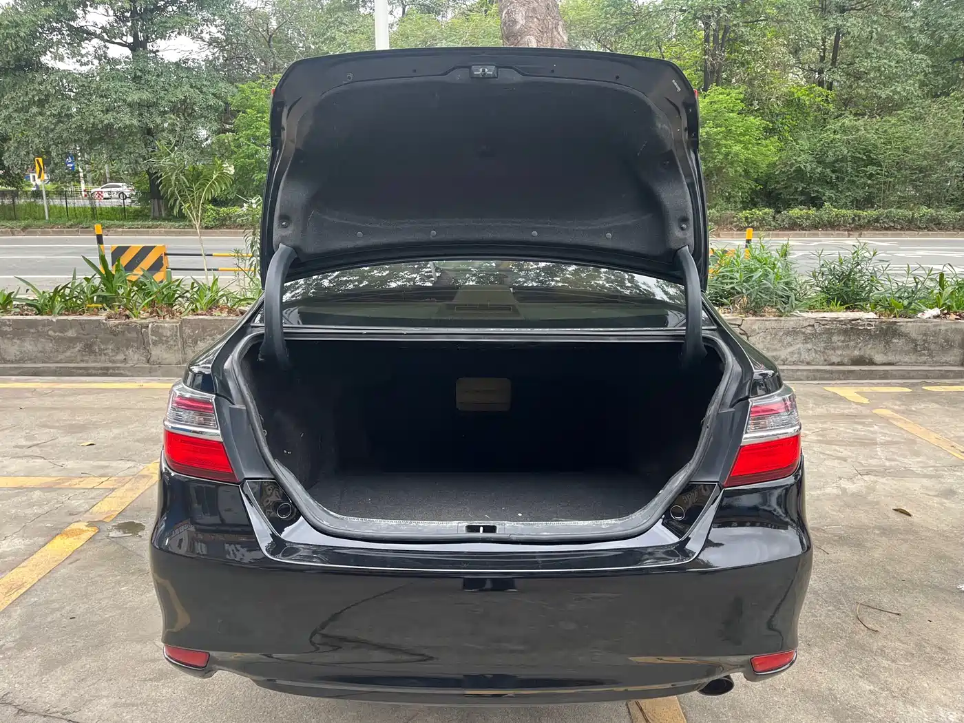 Toyota Camry 2015 2.0G Leading Edition фото 15