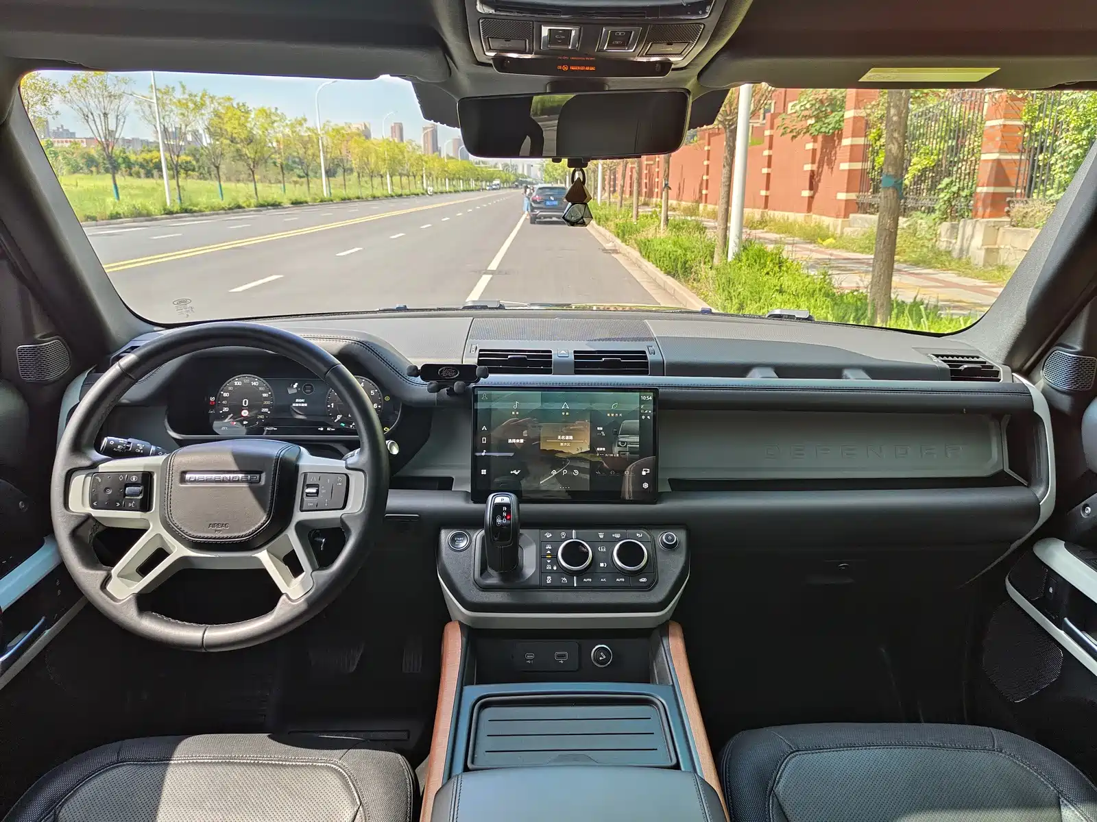 Фото 22 - Land Rover Defender
