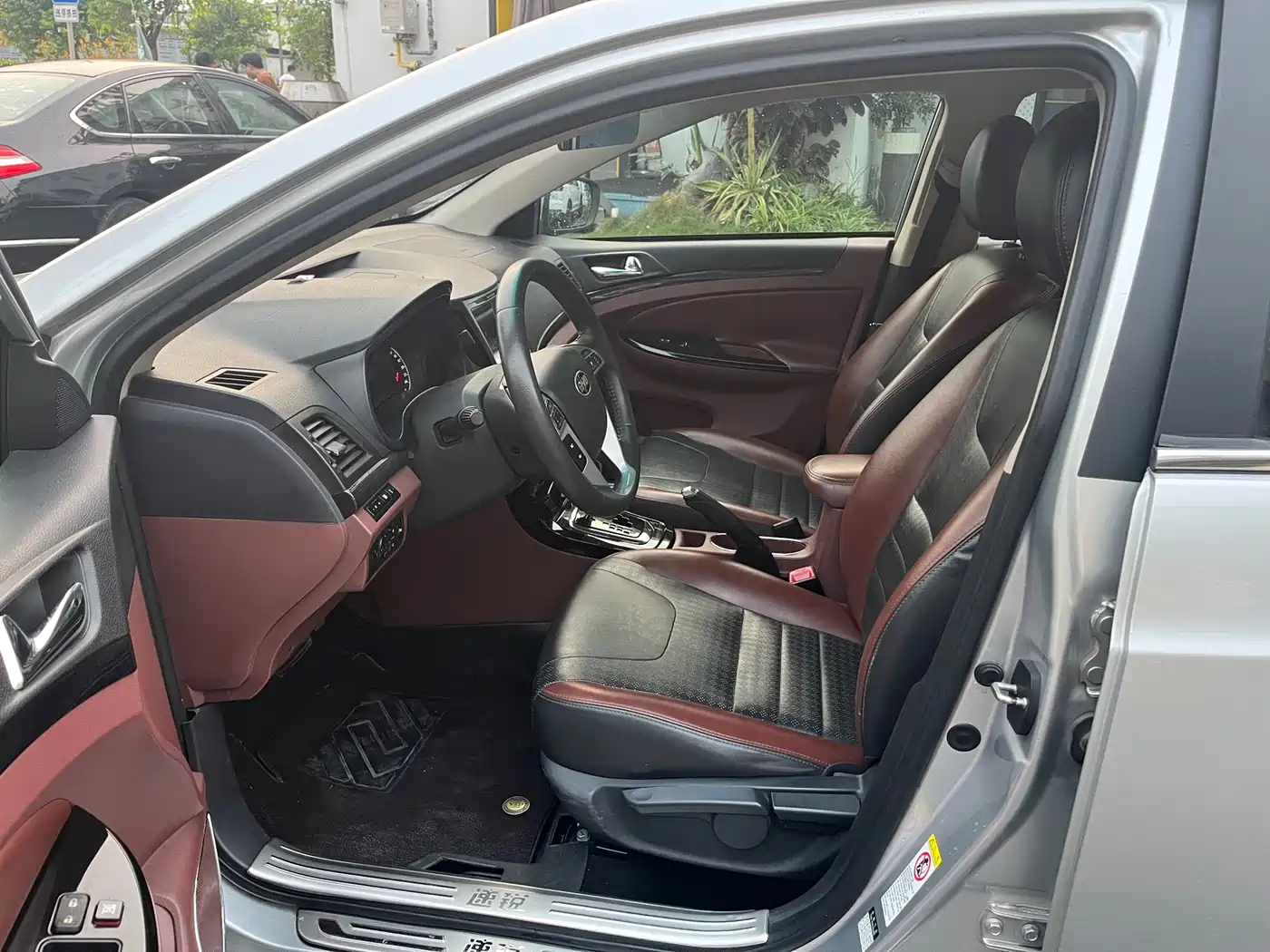 BYD Surui 2015 1.5L Automatic Luxury Model фото 9