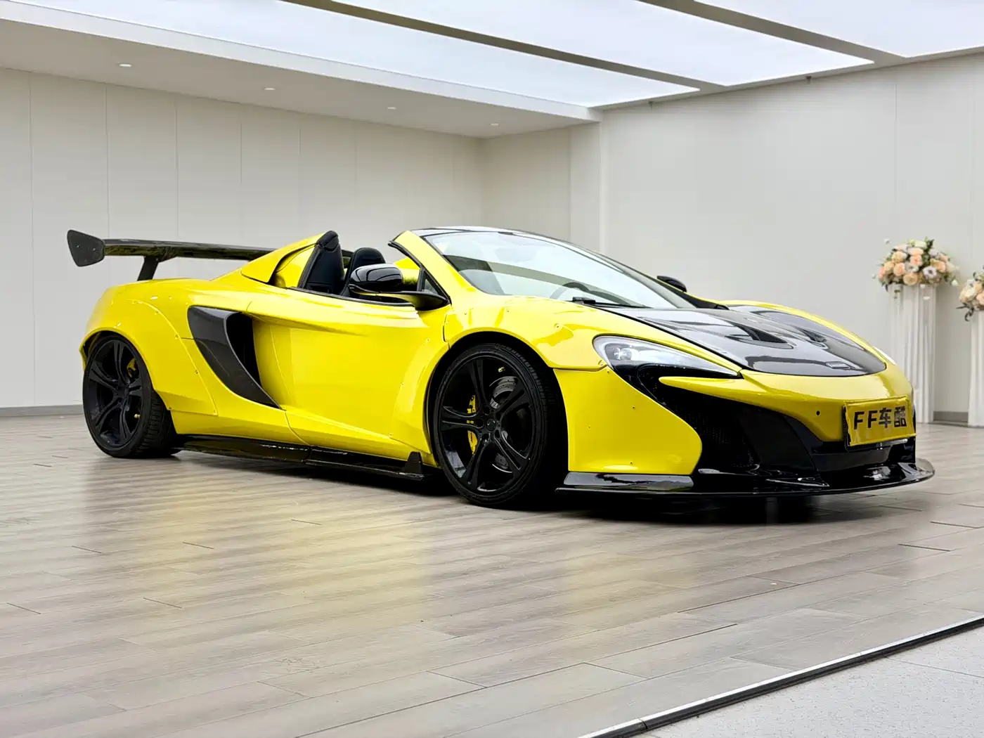 McLaren 12C 2013 3.8T SPIDER 50th Anniversary Edition фото 4